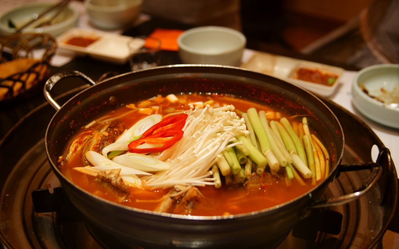 Cách Nấu Lẩu Chay Chua Ngọt Đơn Giản Và Ngon Miệng