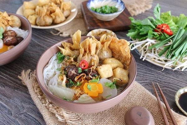 Cách nấu hủ tiếu hoành thánh chay ngon đơn giản