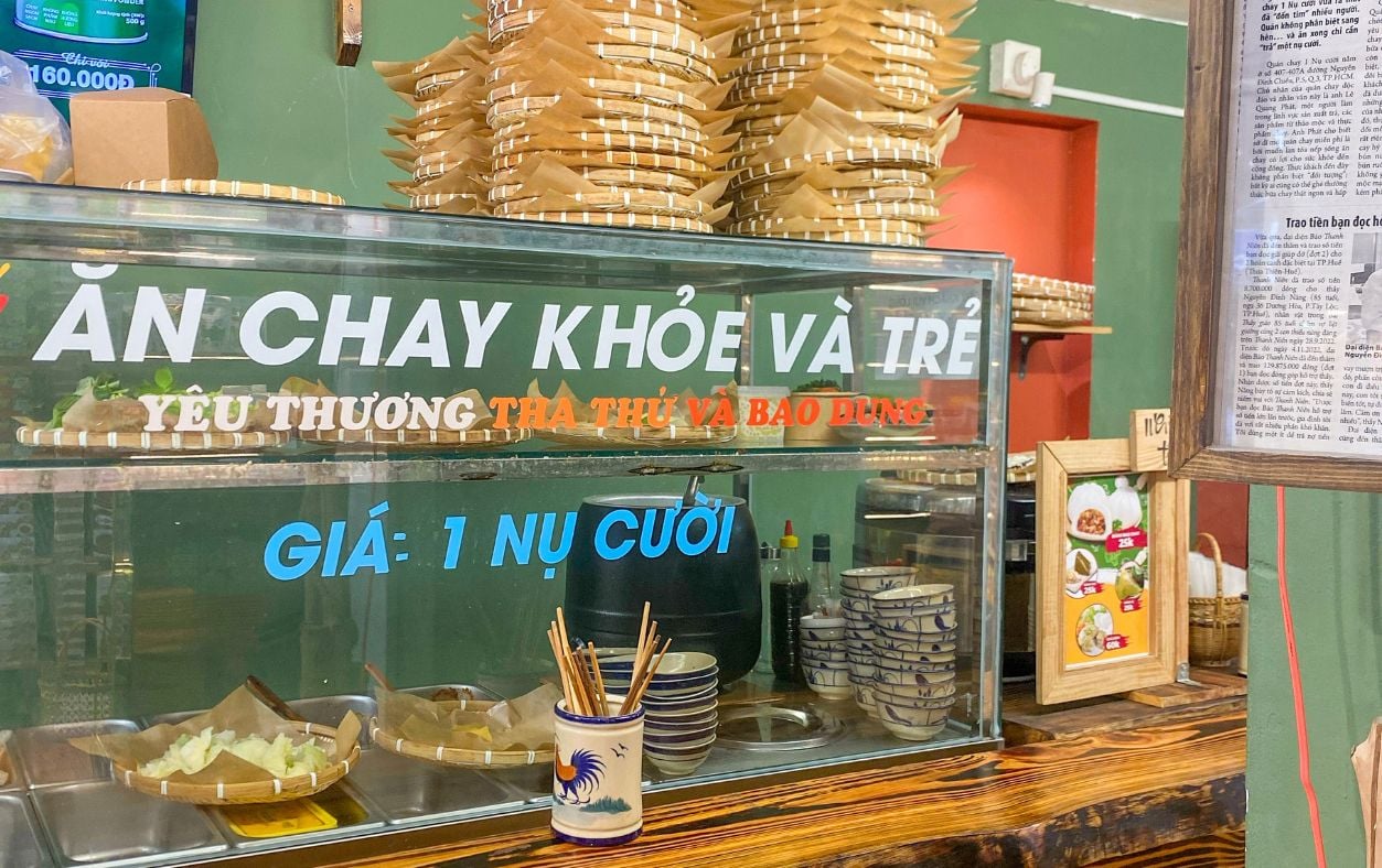 Tết Nguyên Tiêu tại Quán Chay 1 Nụ Cười