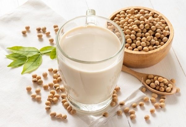 Ăn chay trường có được uống sữa không? Chuyên gia giải đáp