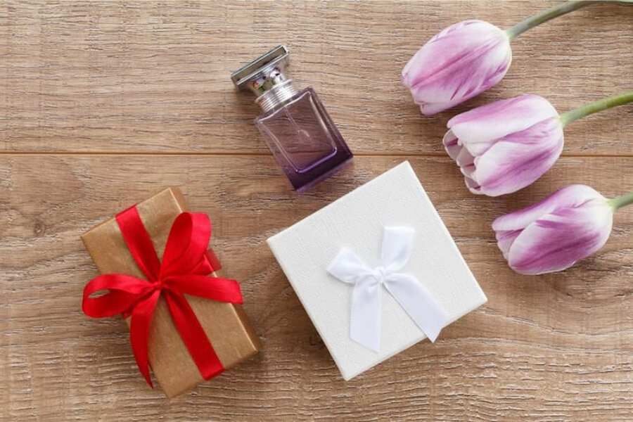 Valentine tặng gì? Gợi ý những món quà lãng mạn cho tình yêu thăng hoa