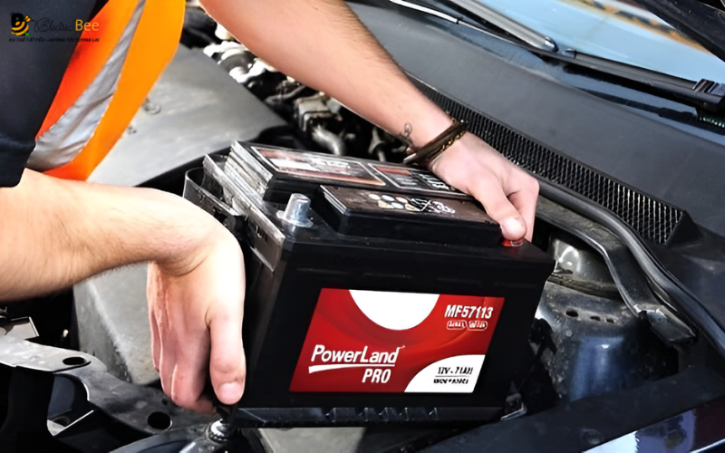 Đánh giá tình trạng ắc quy và xử lý kịp thời để hệ thống khởi động hoạt động ổn định