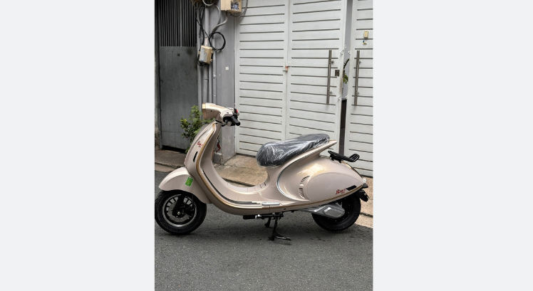 XE MÁY ĐIỆN REVO 946