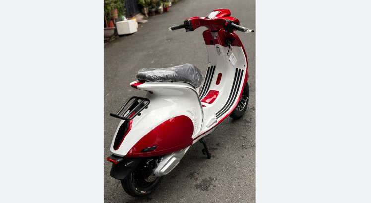 XE MÁY ĐIỆN REVO 946