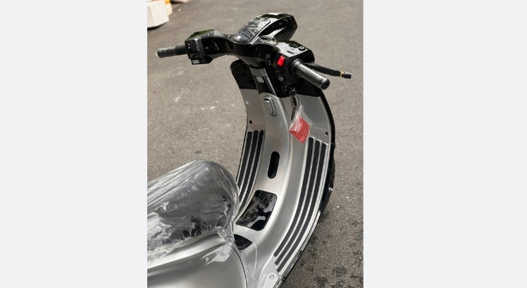 XE MÁY ĐIỆN REVO 946