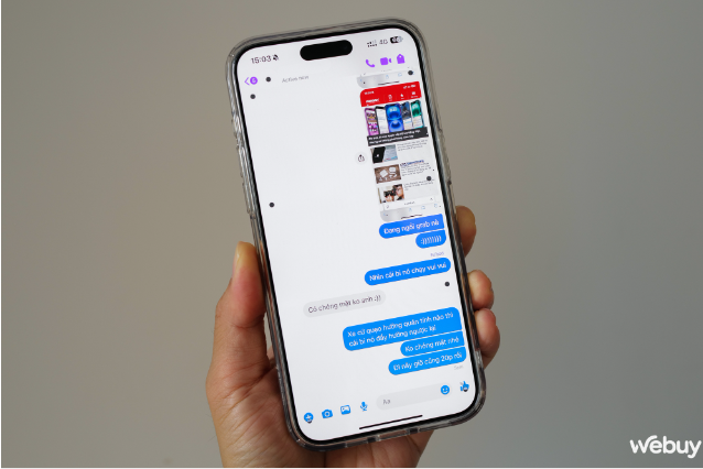 iPhone đột nhiên xuất hiện nhiều chấm tròn trên màn hình, tưởng lỗi nhưng hóa ra lại giúp chống say tàu xe cực hiệu quả