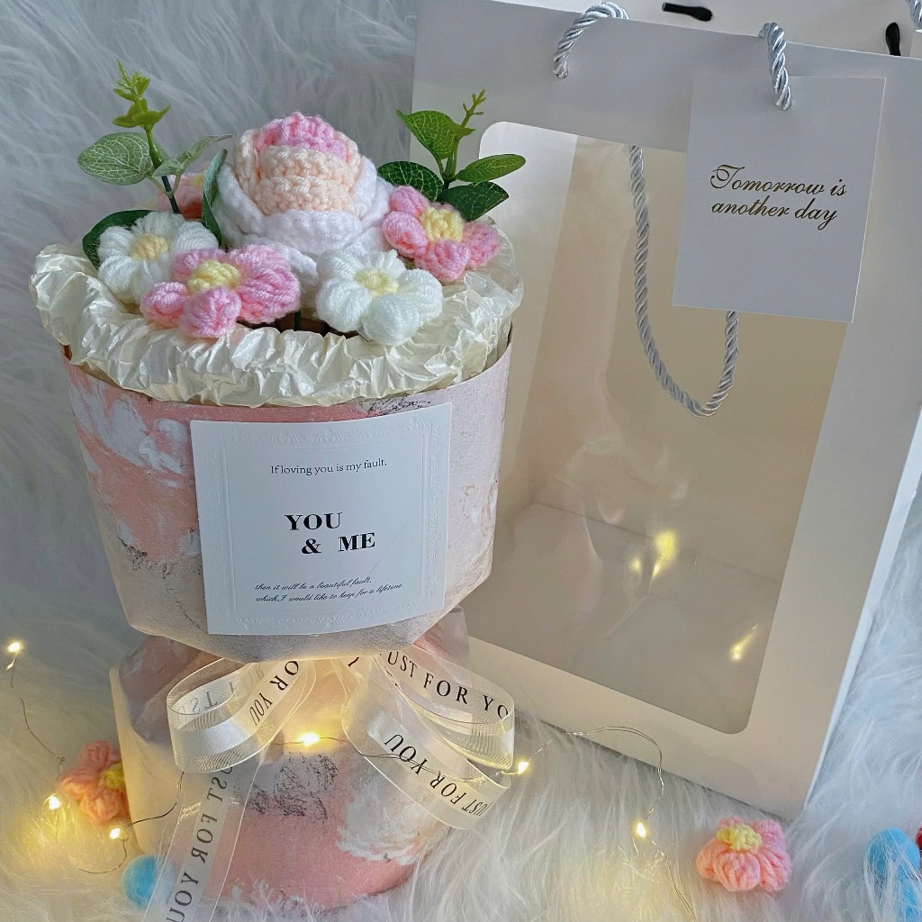 Quà tặng Bó hoa len sơn dầu độc đáo tặng kèm Túi đựng và Thiệp tặng bạn bè, người yêu