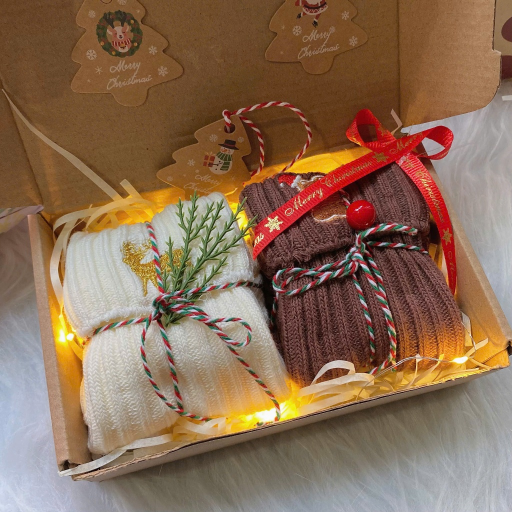 Set 2 Tất len ấm áp, xinh xắn làm quà tặng người yêu, tặng bạn bè