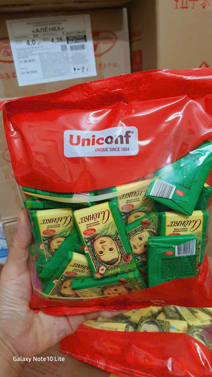 Kẹo socola thanh Alenka gói 495g màu xanh