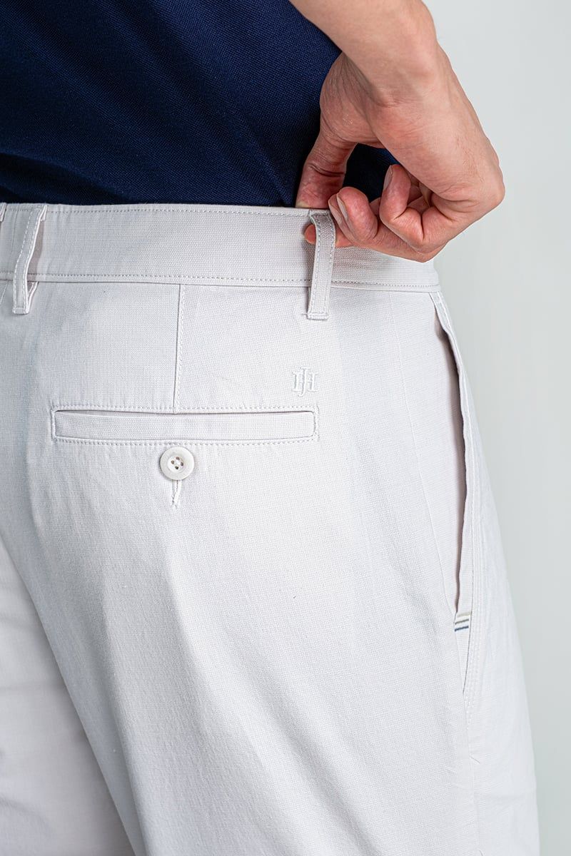 Quần Short Nam Khaki Trên Gối