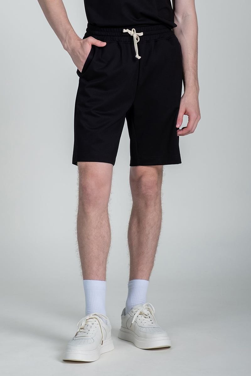 Quần Short Nam Khaki Trên Gối