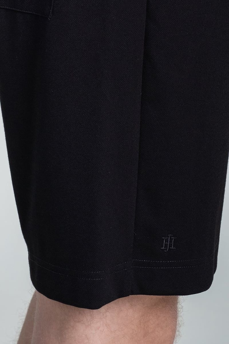 Quần Short Nam Khaki Trên Gối