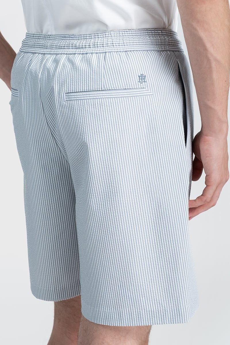 Quần Short Nam Trên Gối