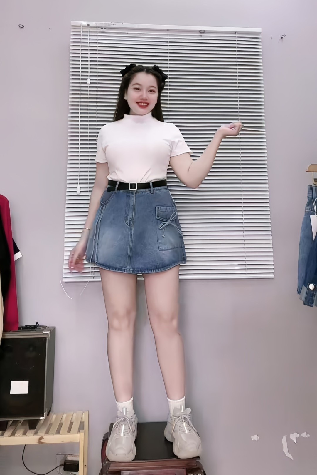 Chân váy jean bigsize ngắn dáng chữ A nữ màu xanh bụi basic cách điệu cột nơ xinh xắn có túi chéo - CV403