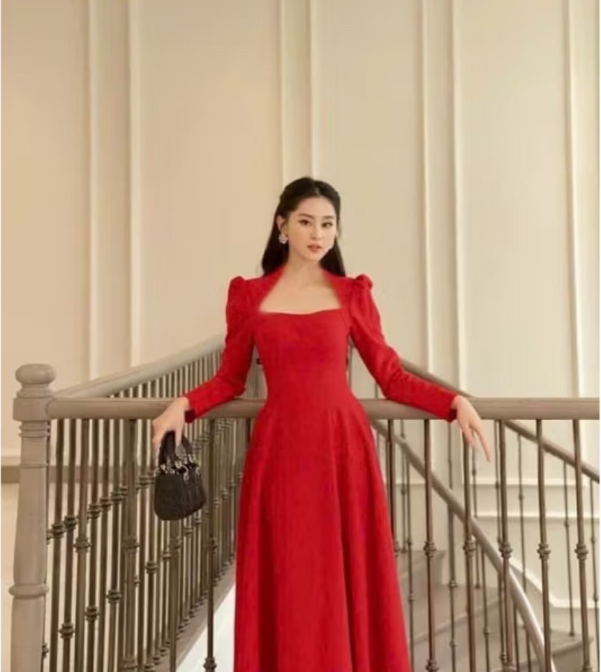 Đầm Đỏ Cổ Vuông Tay Dài Bigsize