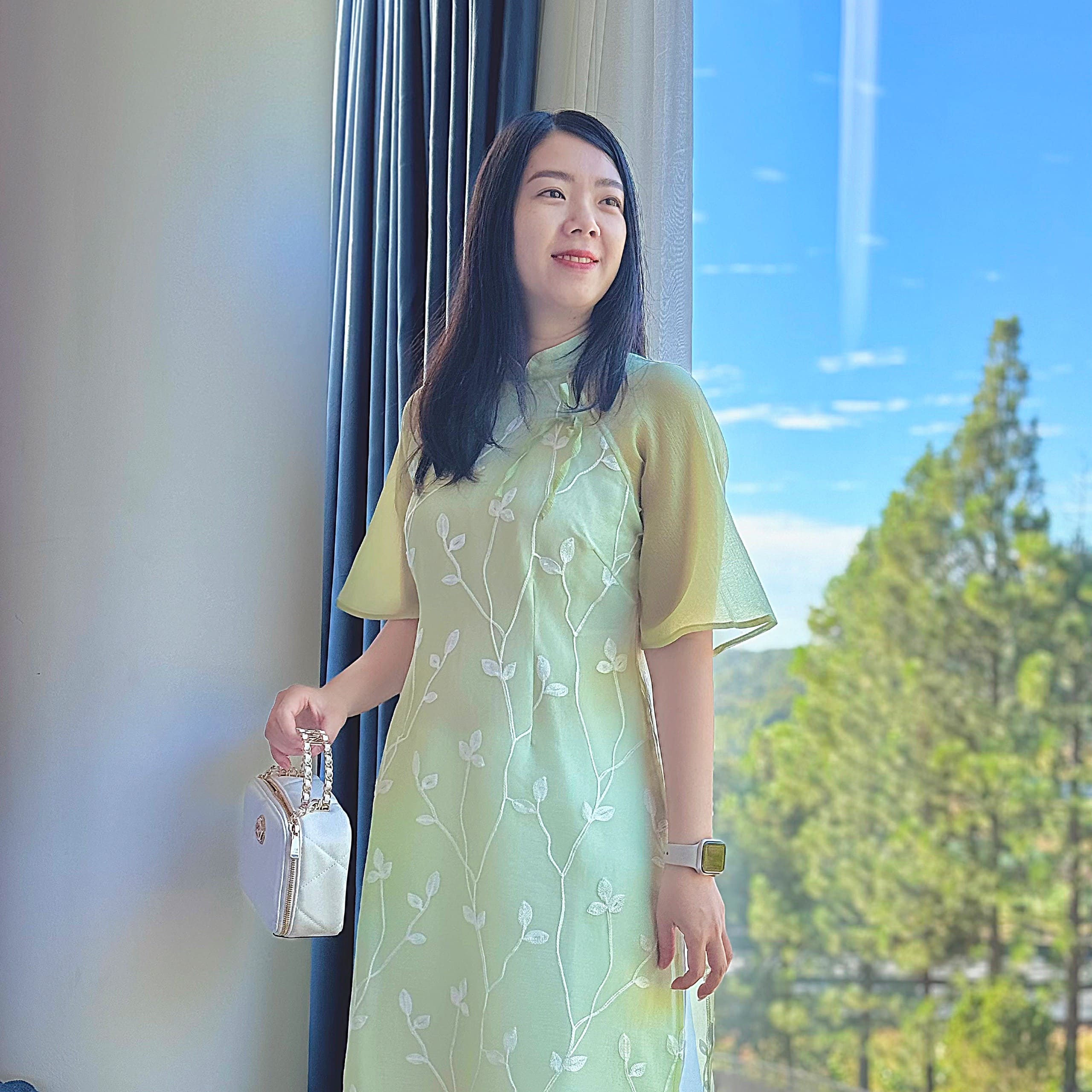 Áo Dài Cách Tân Nữ Tơ Thêu bigsize Màu Xanh