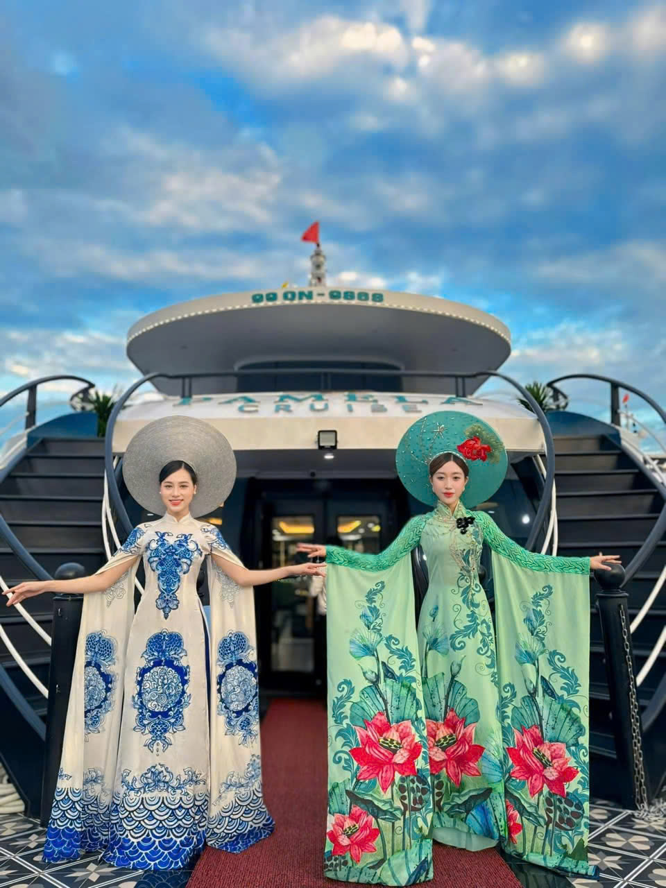 DU THUYỀN PAMELA CRUISE - KHÁM PHÁ VỊNH HẠ LONG TRONG NGÀY ( 7 giờ )