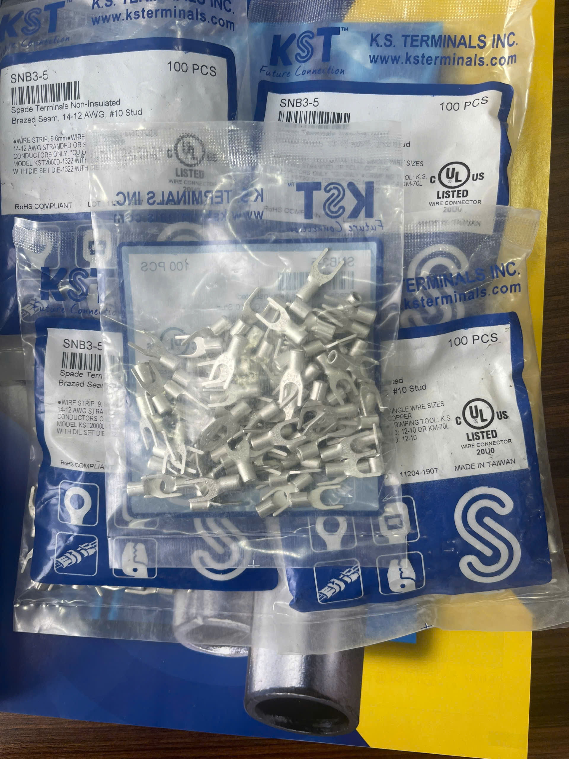 SNB3-5 /  Đầu Cosse Chỉa Trần Dẫn Điện KST 2.5-4 mm2 (100 Cái/Bịch) - NON-INSULATED SPADE TERMINALS