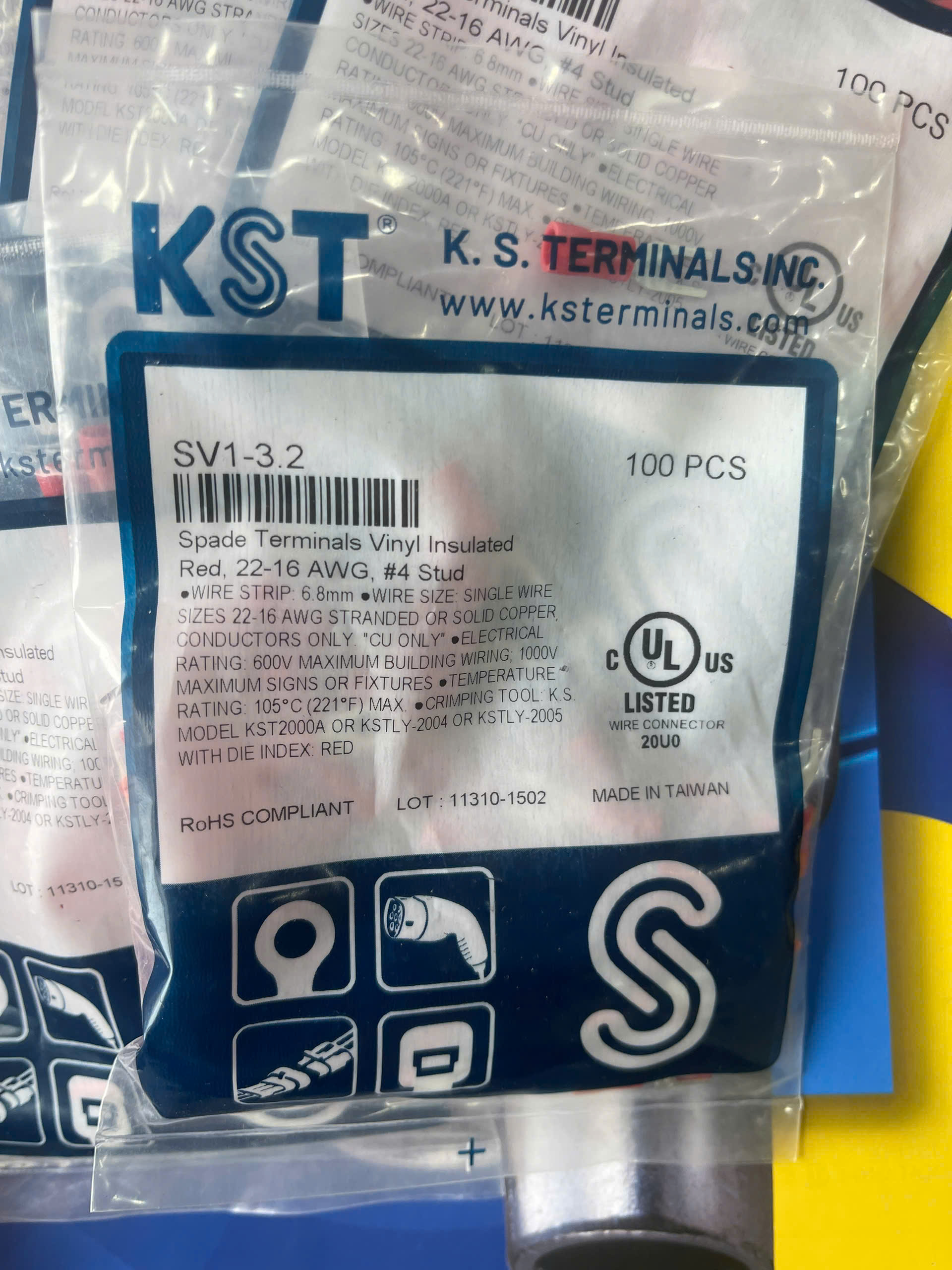 SV1-3.2 / Đầu Cosse Chỉa Bọc Nhựa KST 0.5-1.5 mm2 (100 Cái/Bịch) - VINYL-INSULATED SPADE TERMINALS