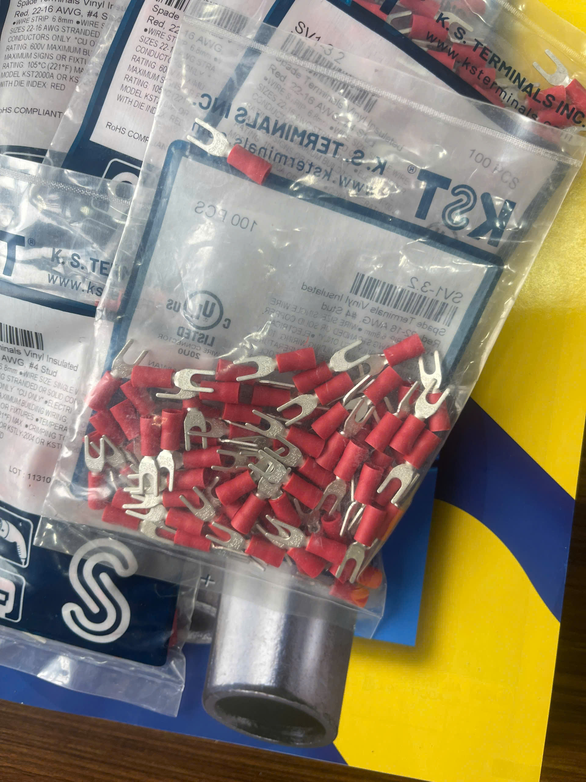 SV1-3.2 / Đầu Cosse Chỉa Bọc Nhựa KST 0.5-1.5 mm2 (100 Cái/Bịch) - VINYL-INSULATED SPADE TERMINALS