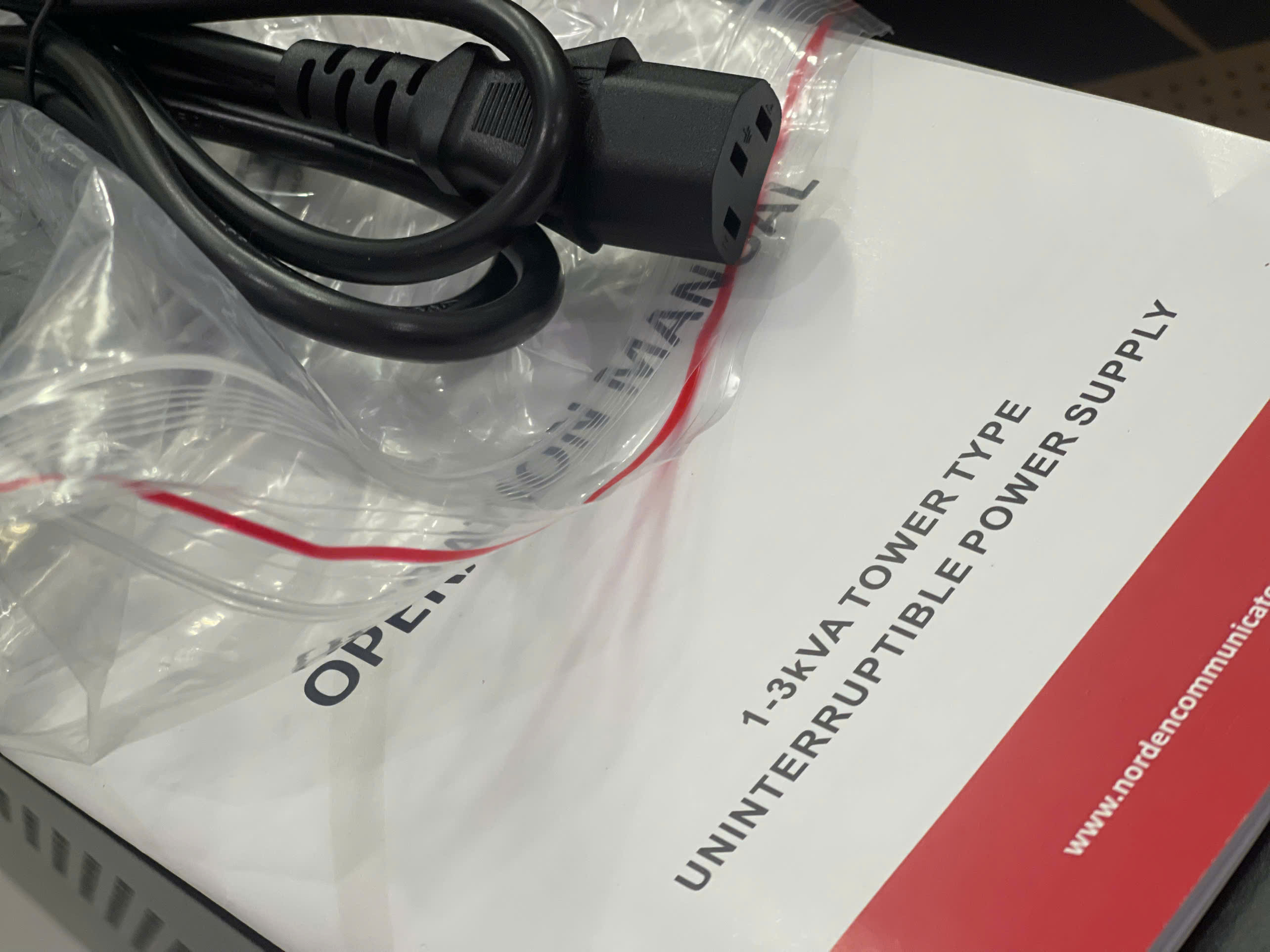 CN7001MPI / Bộ Lưu Điện Trực Tuyến Norden Không Biến Áp Loại MAX-POWER 1kVA Tích Hợp Pin - Online Transformerless UPS (MAX-POWER SERIES)