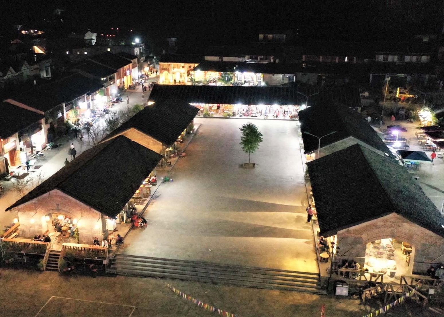 Explore Dong Van Ancient Town (18)