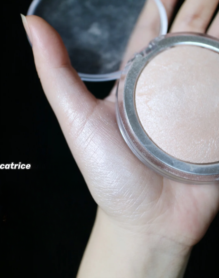 Phấn Bắt Sáng Catrice Space Glam Holo Highlighter 4,6g