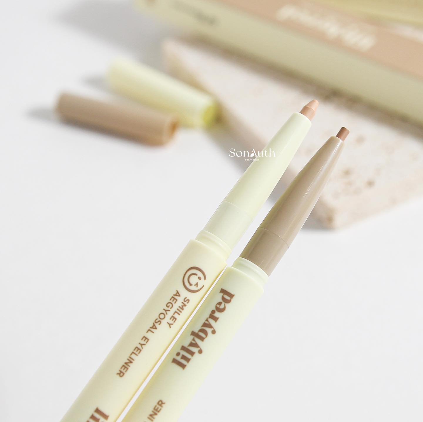 Chì Kẻ Bọng Mắt Lilybyred Smiley Aegyosal Eyeliner