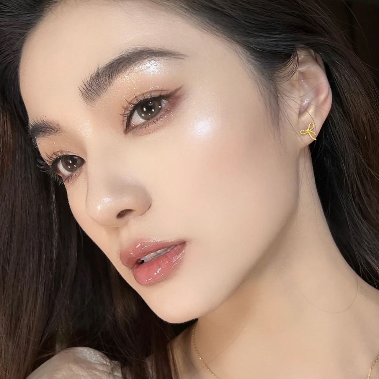 Phấn Bắt Sáng Rare Beauty Positive Light Silky Touch Highlighter 2.8g