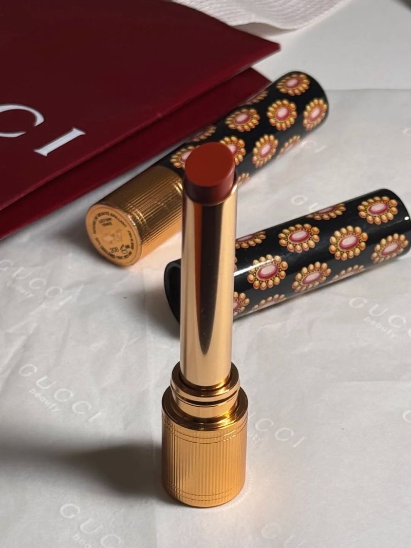 Son Thỏi Mềm Gucci Rouge De Beauté Brillant 1.8g