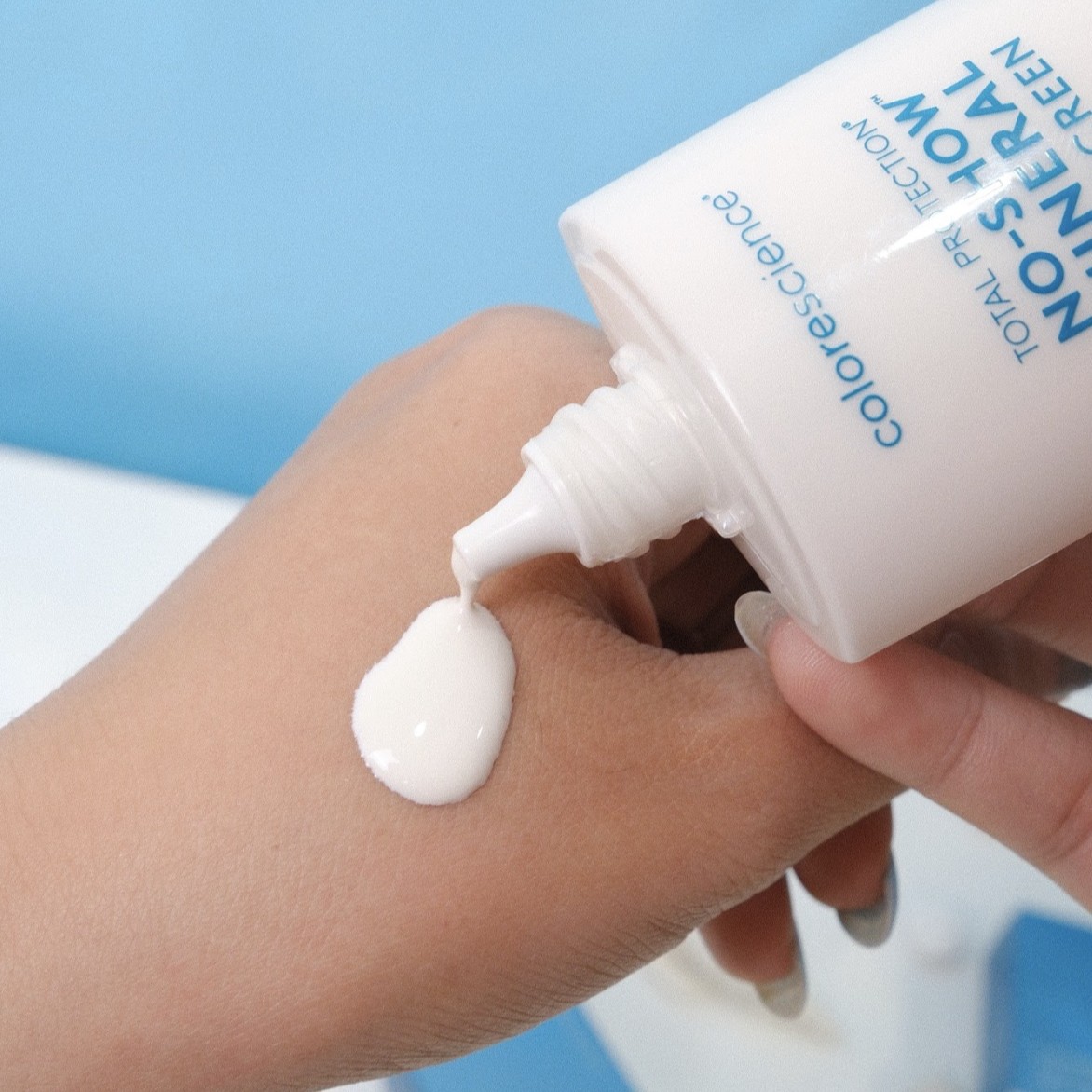 Sữa Chống Nắng Colorescience No-Show Mineral Sunscreen SPF50 50ml