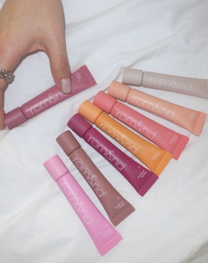 Son Kem Mịn Dạng Tuýp Romand Color Lip Matte 8g