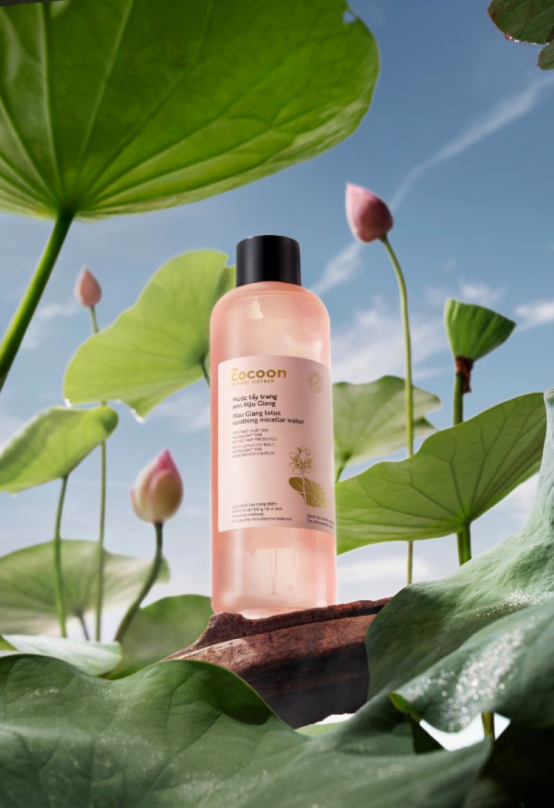 Nước Tẩy Trang Sen Hậu Giang Cocoon Lotus Soothing Micellar Water 500ml