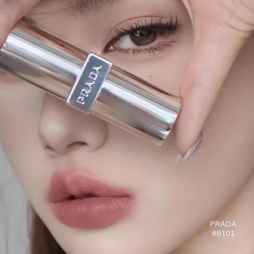 Son Thỏi Lì Prada Monochrome Soft Matte 3.8g