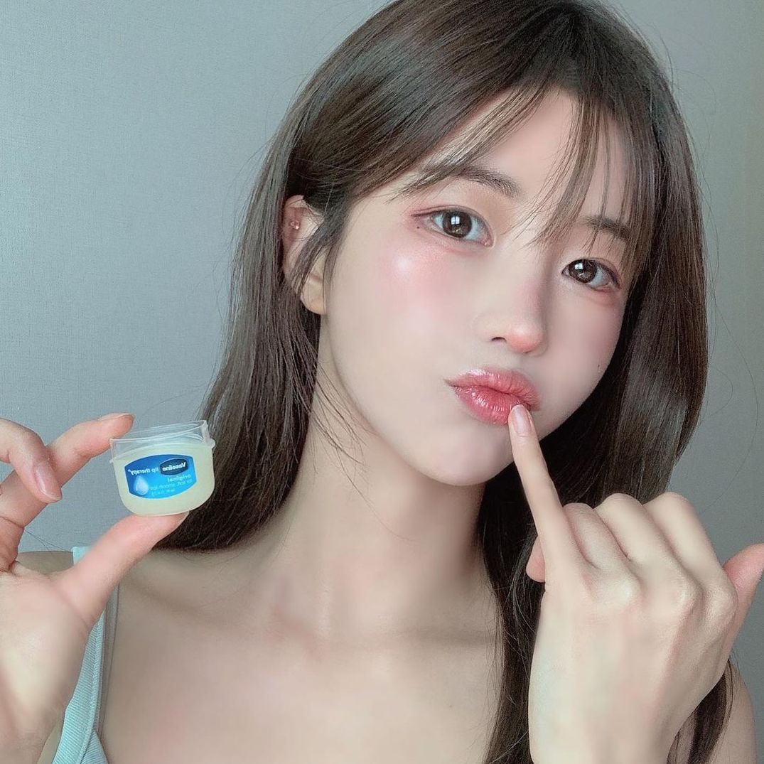 Dưỡng Môi Vaseline Lip Therapy 7g