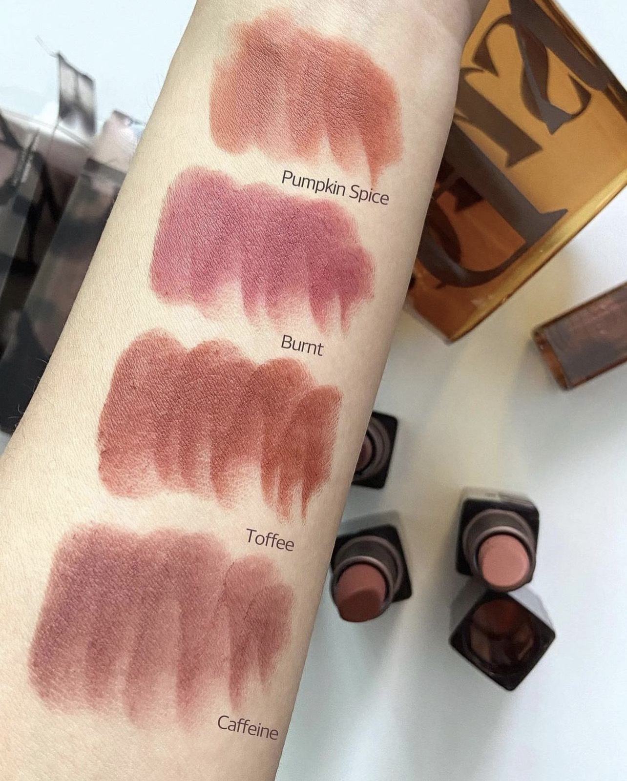 Son Thỏi Espoir Nowear Velvet Lipstick