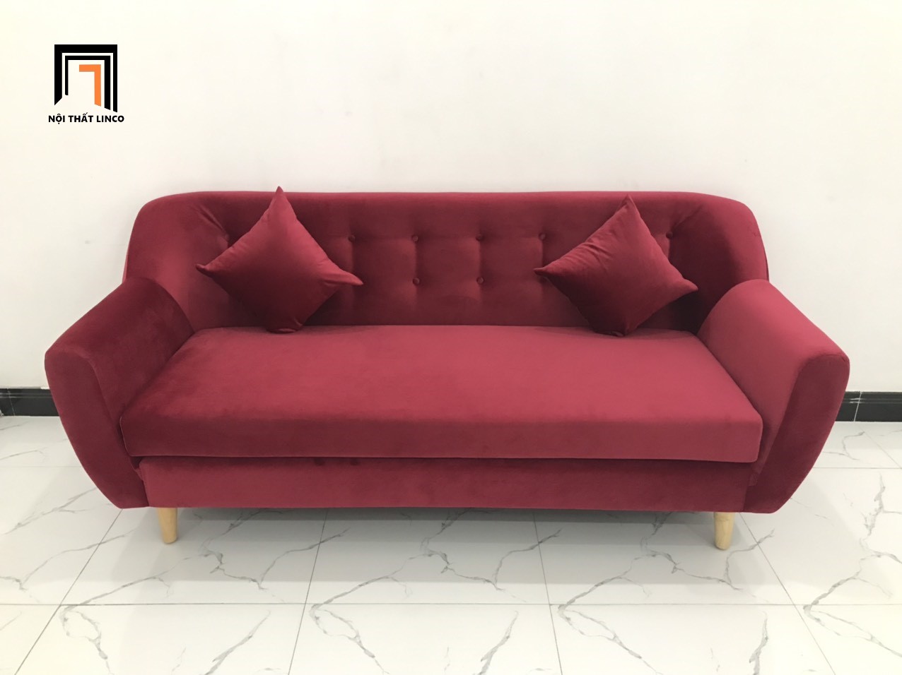 sofa đỏ đô