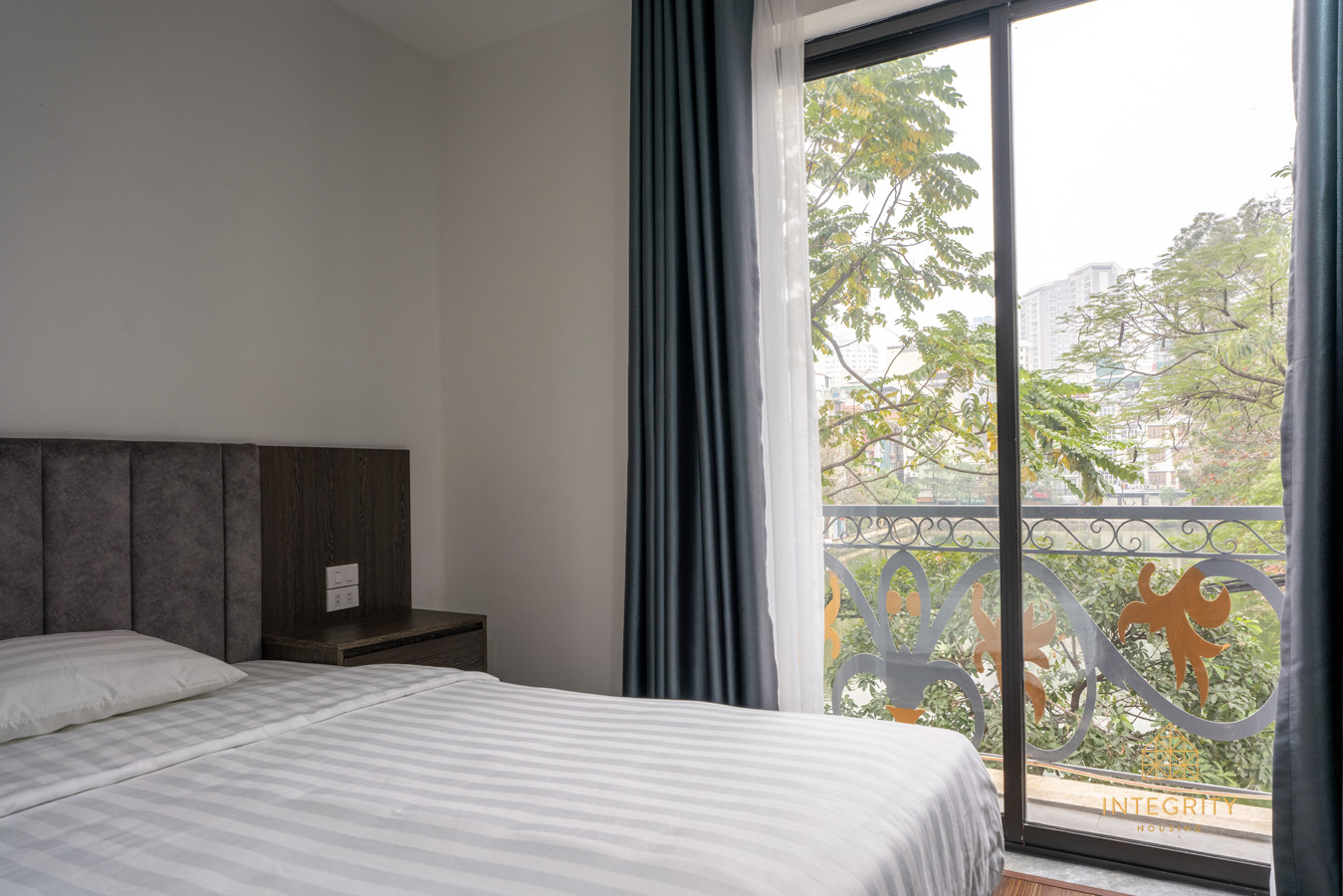 Cho thuê ngày căn hộ view hồ Trung Kính, Cầu Giấy