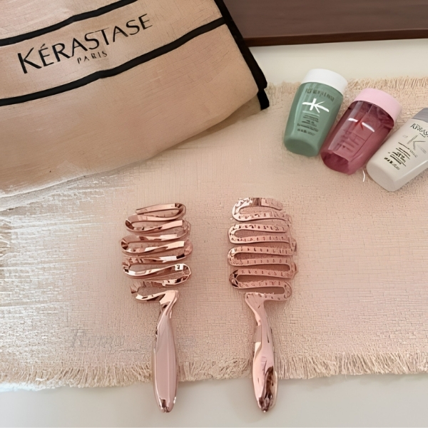Lược Gỡ Rối Kérastase Rose Gold – Gỡ Rối Nhẹ Nhàng, Hạn Chế Kéo Rít Tóc