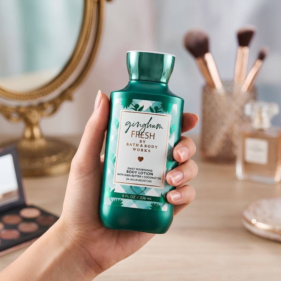 Sữa Dưỡng Thể Hương Nước Hoa Bath & Body Works Gingham Fresh 236ml Hương Hoa Nhài & Quả Lê Tươi Mát, Thanh Khiết
