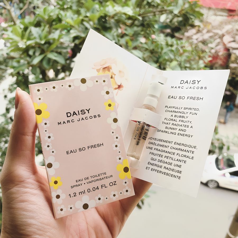 [Vial] Nước Hoa Nữ Marc Jacobs Daisy Eau So Fresh EDT 1.2ml Hương Hoa Cỏ Trái Cây Tươi Mát, Ngọt Ngào Và Tràn Đầy Năng Lượng