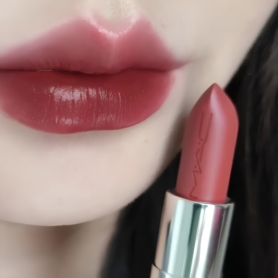 Son MAC Ximal Sleek Satin Lipstick 827 Dubonnet 3.5g - Màu Đỏ Mận Quyến Rũ, Sang Trọng