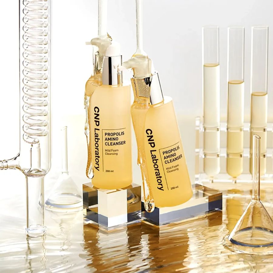 Sữa Rửa Mặt Keo Ong Làm Sạch Da CNP Laboratory Propolis Amino Cleanser 200ml