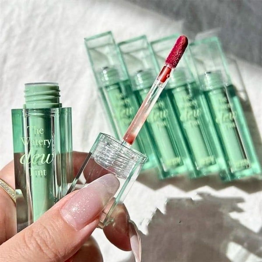 Son Tint Bóng Merzy The Watery Dew Tint 4g #WD16 Đỏ Nâu Vampire: Đôi Môi Căng Mọng, Sắc Sảo Và Cuốn Hút Quyền Lực