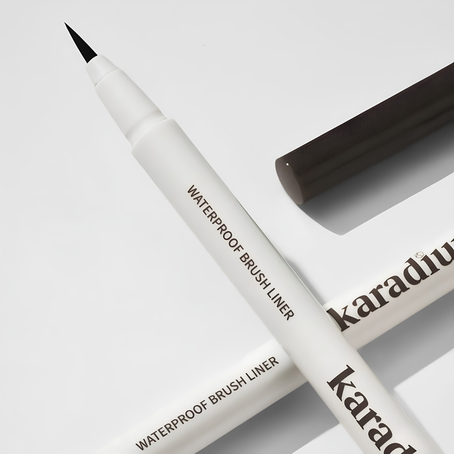 Bút Kẻ Mắt KARADIUM Waterproof Brush Liner Black 0.55g – Sắc Nét, Chống Nước, Bền Màu
