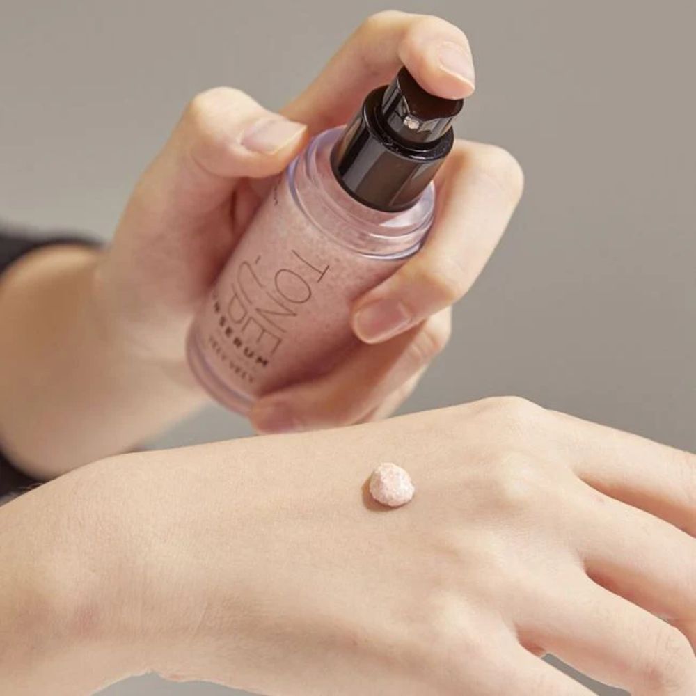 Tinh Chất Chống Nắng Nâng Tone Vely Vely Vitamin Dark Spot Tone Up Sun Serum SPF50+ PA++++ 30ml