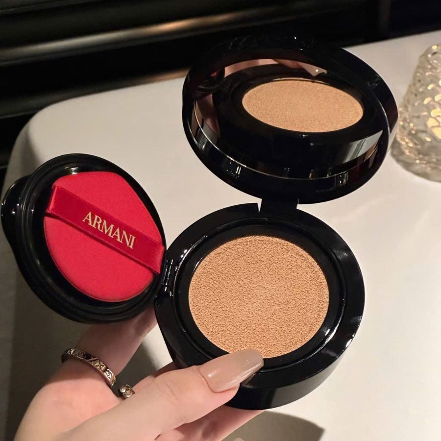 [Fullsize] Phấn Nước Cushion Armani Luminous Silk Prima Glow 14g Tone 1 Lớp Nền Lụa Mịn, Bắt Sáng Tự Nhiên Suốt Ngày Dài
