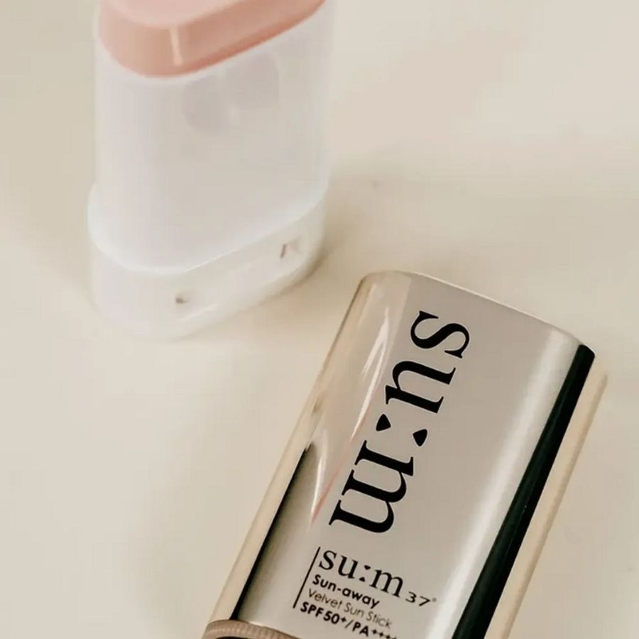 Lăn chống nắng Su:m 37 Sun-Away Velvet Sun Stick SPF50 18g – Bảo Vệ Da Hiệu Quả, Mỏng Nhẹ & Không Bết Dính