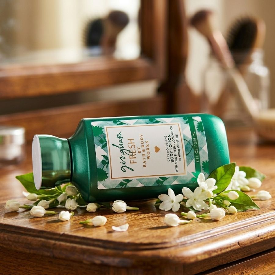 Sữa Dưỡng Thể Hương Nước Hoa Bath & Body Works Gingham Fresh 236ml Hương Hoa Nhài & Quả Lê Tươi Mát, Thanh Khiết