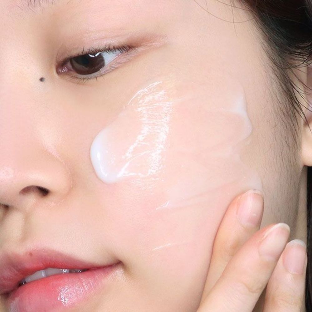 Kem Chống Nắng Chống Lão Hóa Whoo Gongjinhyang Sunquid UV Protective Lotion SPF 50+/PA++++ Mini 13ml (1 Tuýp tách set)